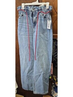 Women's size 2 brand new jeans from target item 435G3